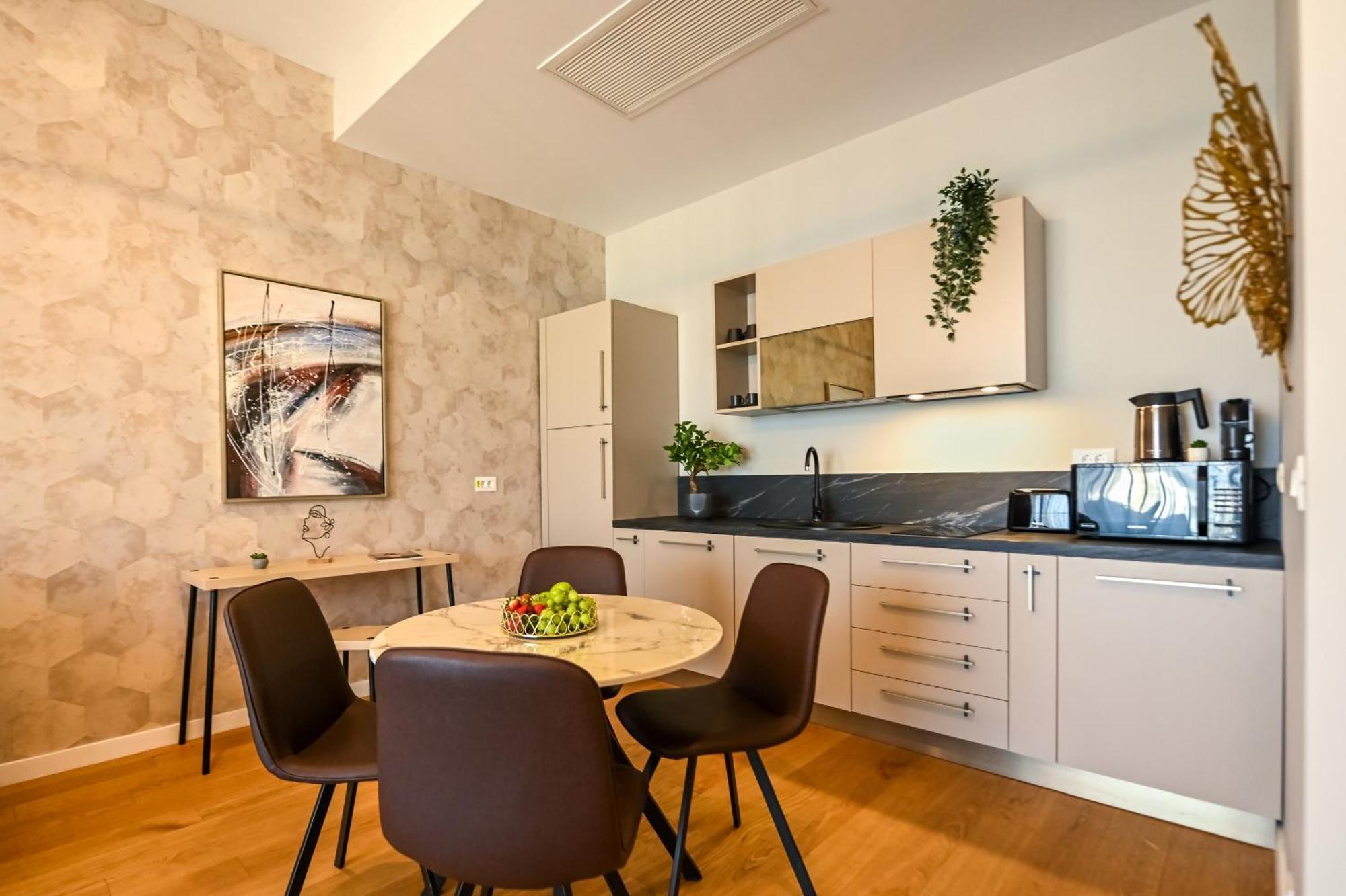 One Verdi Park Exclusive Apartments - Panoramic View & Private Parking Bucureşti Exterior foto