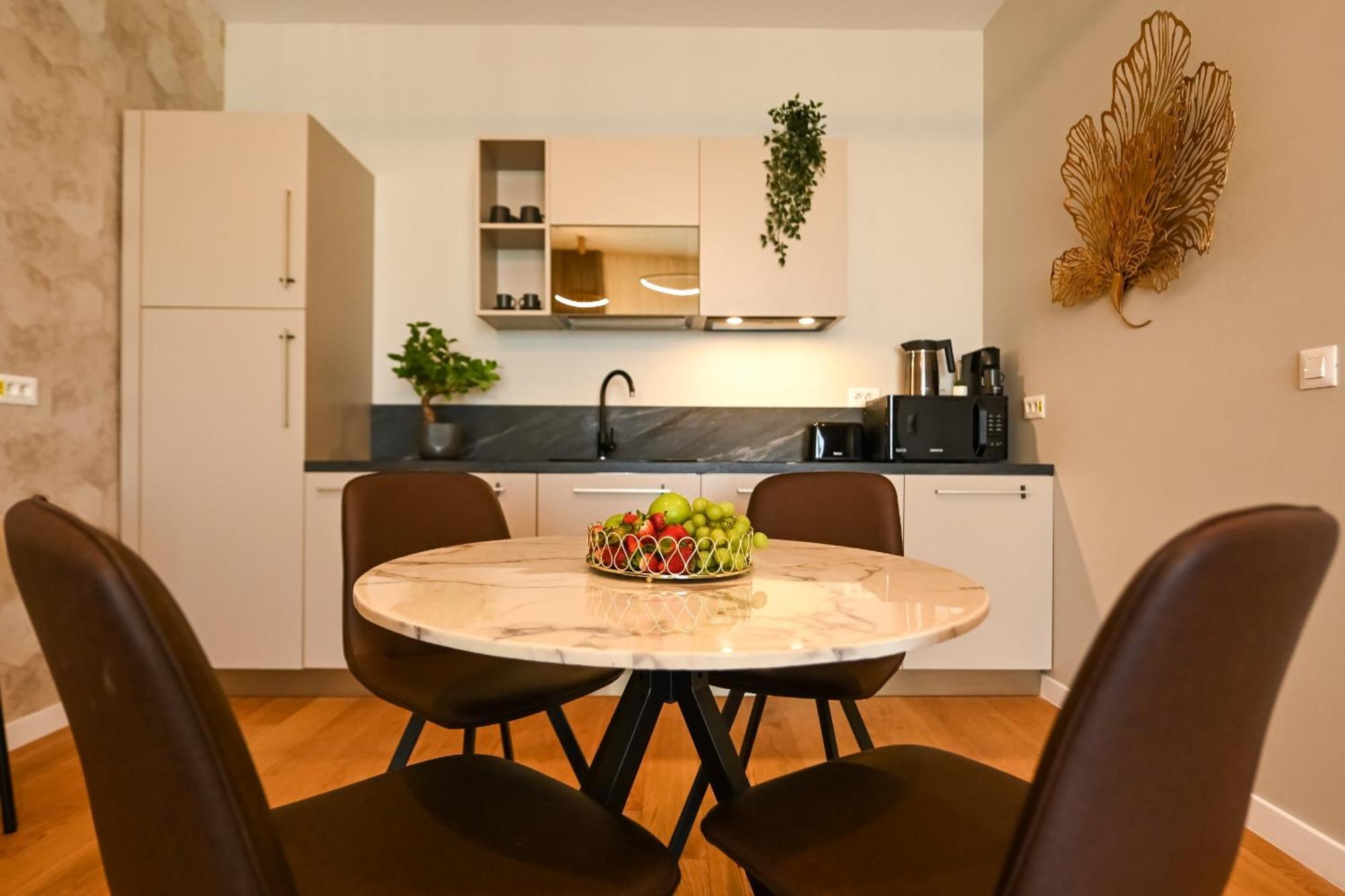 One Verdi Park Exclusive Apartments - Panoramic View & Private Parking Bucureşti Cameră foto