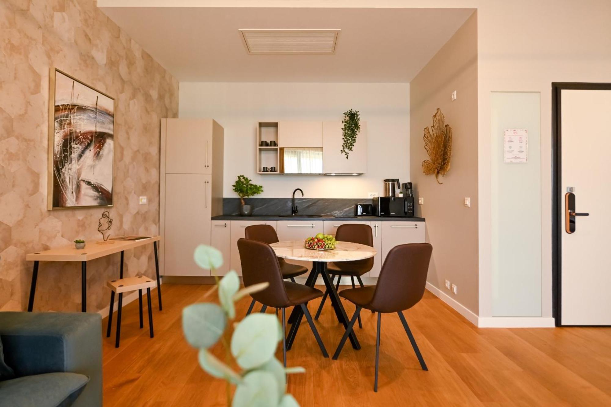 One Verdi Park Exclusive Apartments - Panoramic View & Private Parking Bucureşti Cameră foto
