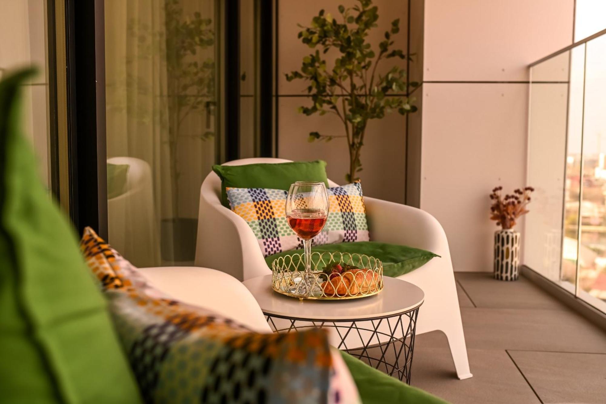 One Verdi Park Exclusive Apartments - Panoramic View & Private Parking Bucureşti Cameră foto