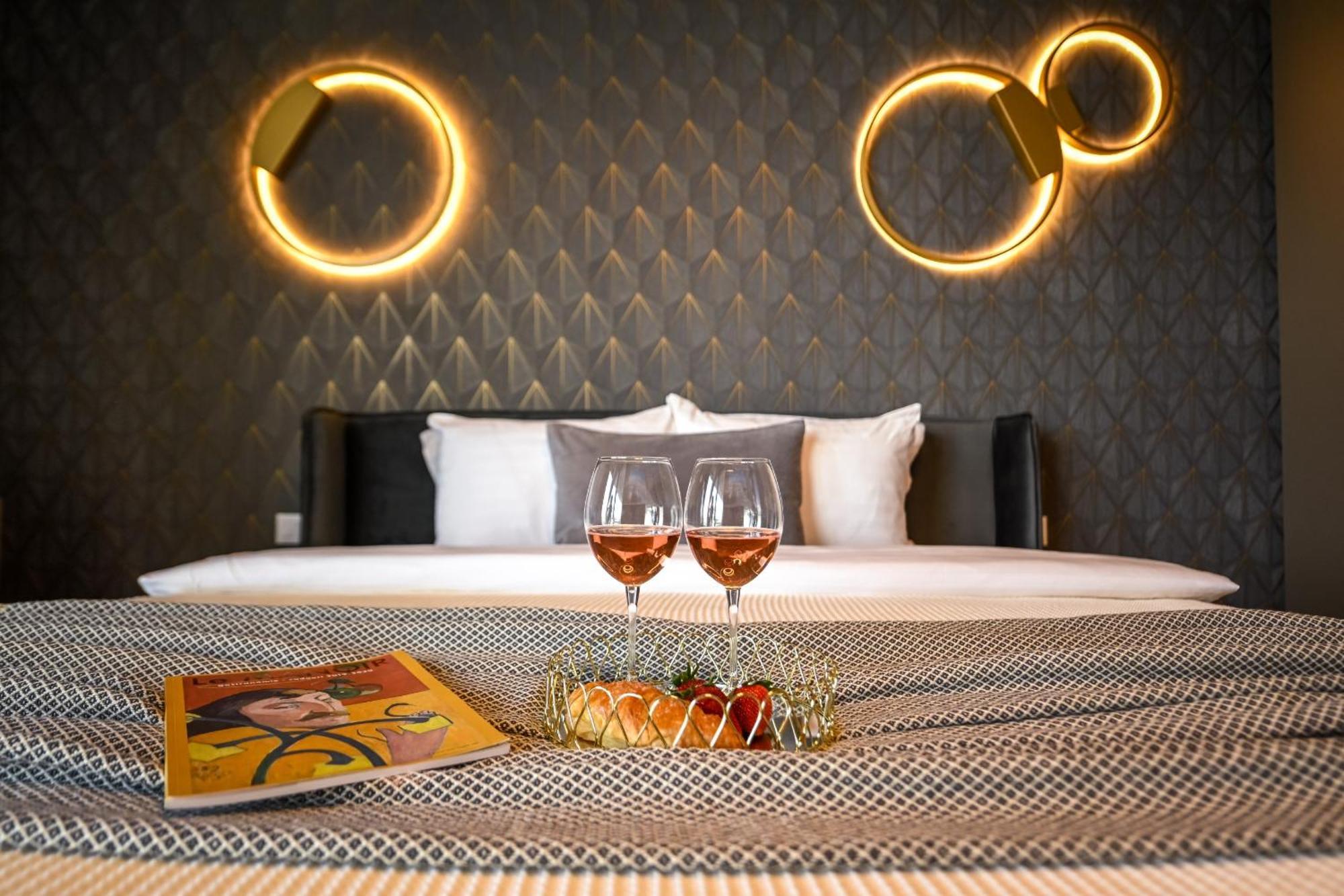 One Verdi Park Exclusive Apartments - Panoramic View & Private Parking Bucureşti Cameră foto